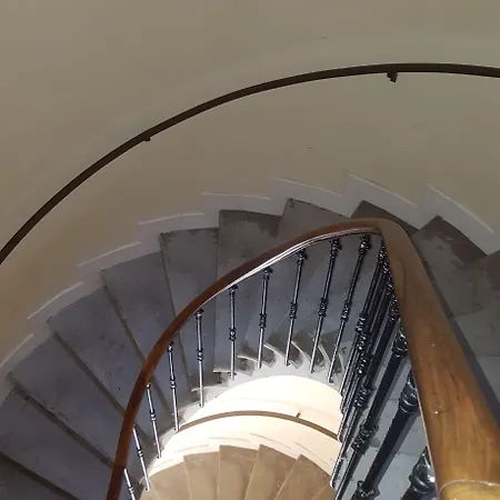 فندق Will's ناربون